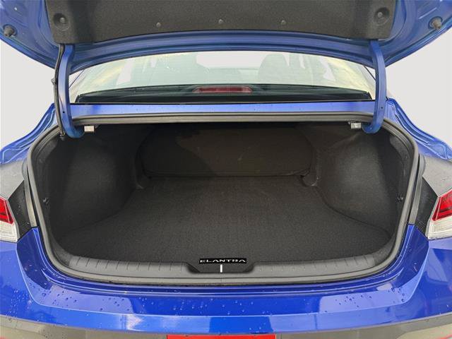 Used 2025 Hyundai Elantra Hybrid FWD image 9