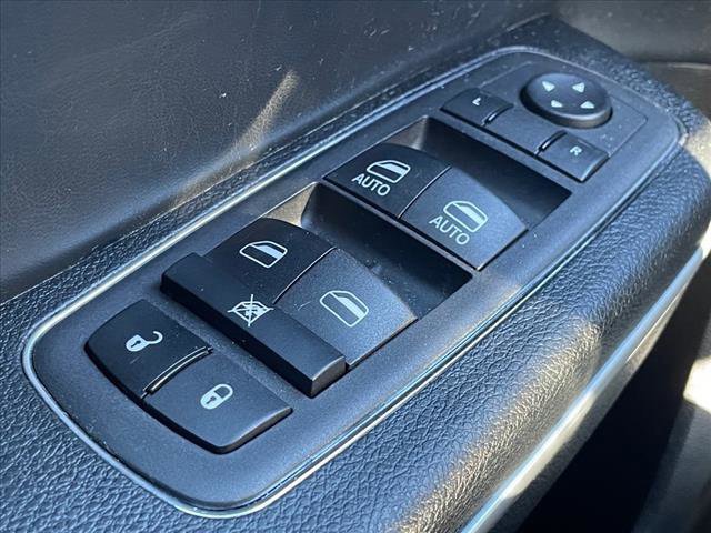 Used 2023 Chrysler 300 S image 17