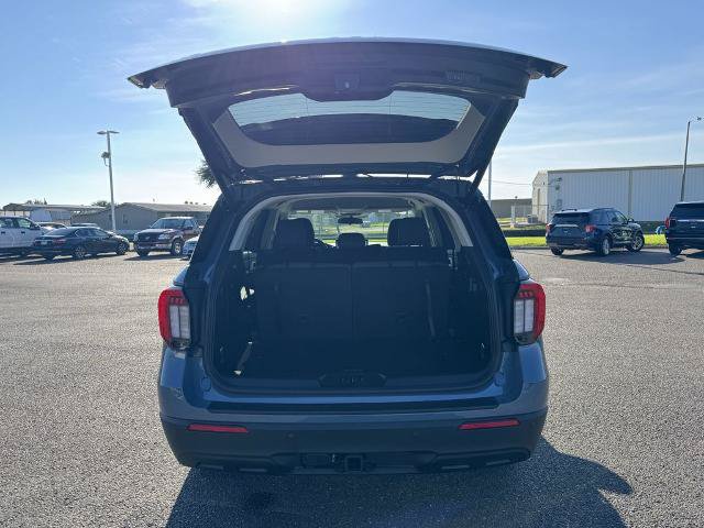 Certified 2025 Ford Explorer Active RWD image 5