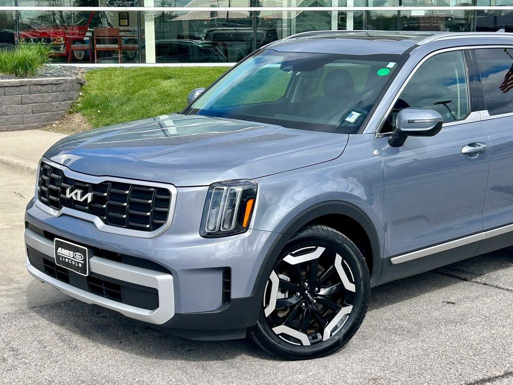 Used 2025 Kia Telluride S AWD/4WD image 2
