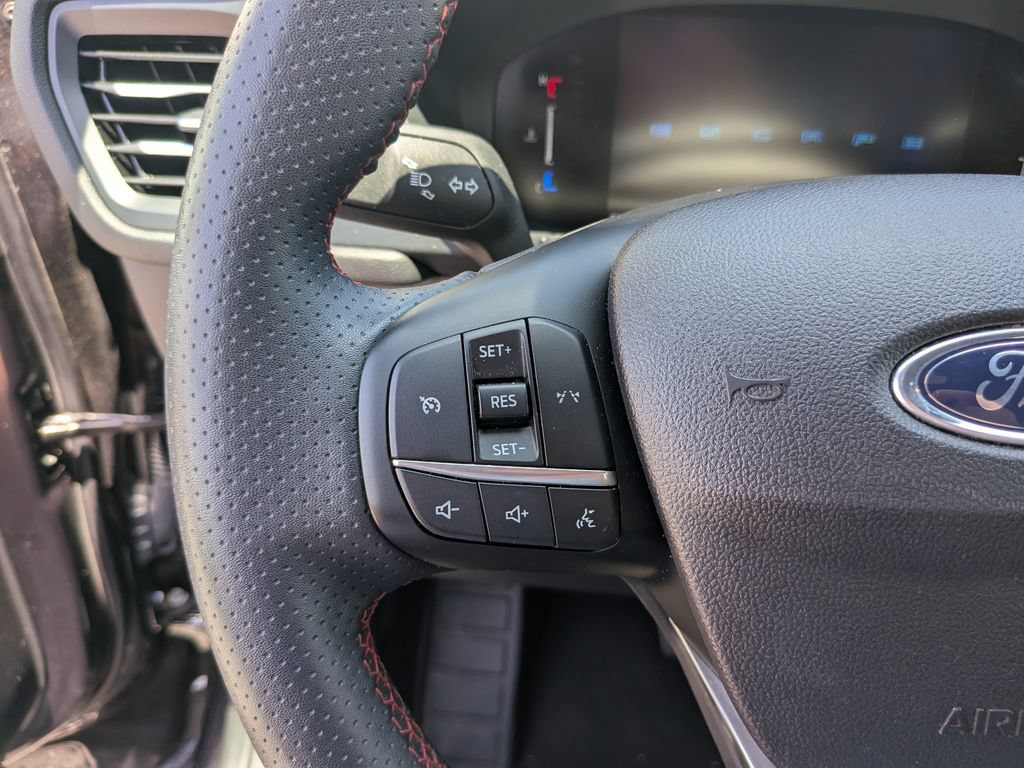 Certified 2025 Ford Escape ST-Line FWD image 27