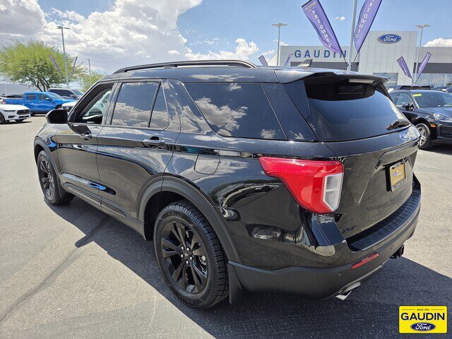 Certified 2023 Ford Explorer XLT w/ Equipment Group 202A AWD/4WD image 5