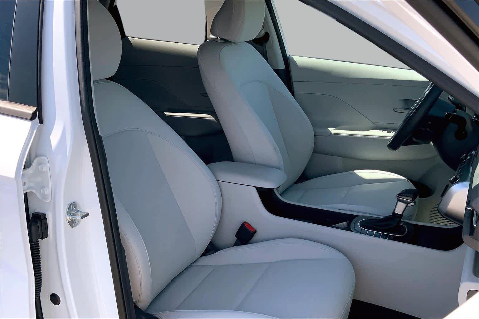 Used 2024 Hyundai Kona SEL FWD image 9