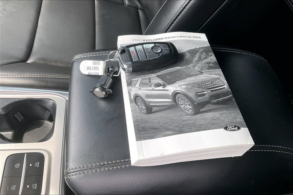 Certified 2023 Ford Explorer XLT w/ Equipment Group 202A RWD image 11