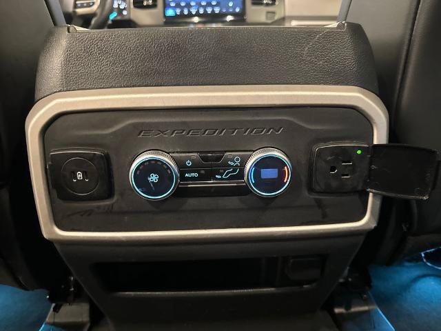 Certified 2024 Ford Expedition XLT RWD image 30