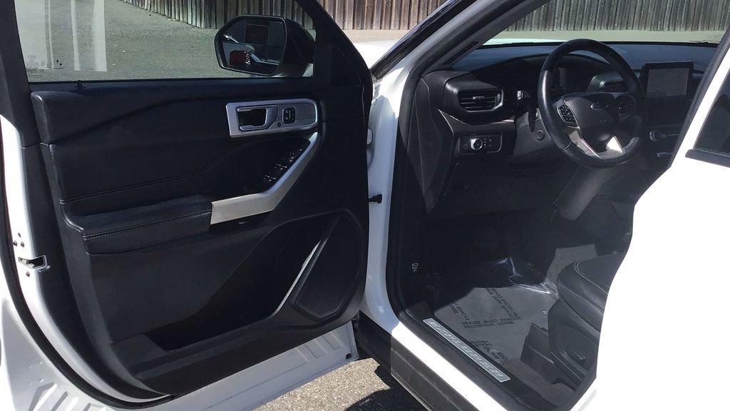 Certified 2022 Ford Explorer Limited w/ Equipment Group 301A image 22