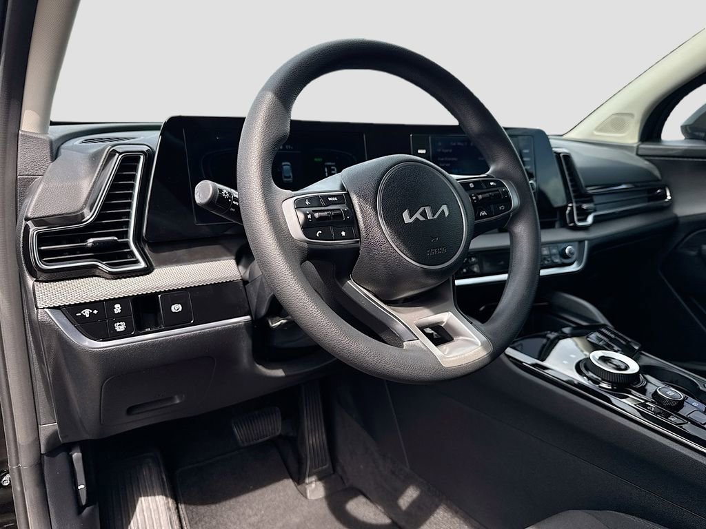 Used 2025 Kia Sportage LX FWD image 9