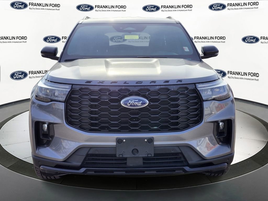 Certified 2025 Ford Explorer ST-Line image 8