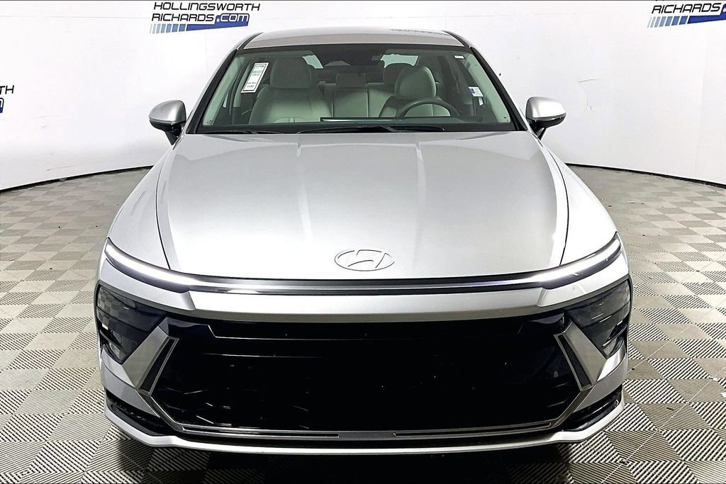 Used 2025 Hyundai Sonata SEL FWD image 2