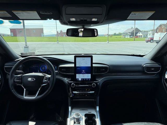 Certified 2023 Ford Explorer Platinum w/ Technology Package AWD/4WD image 15
