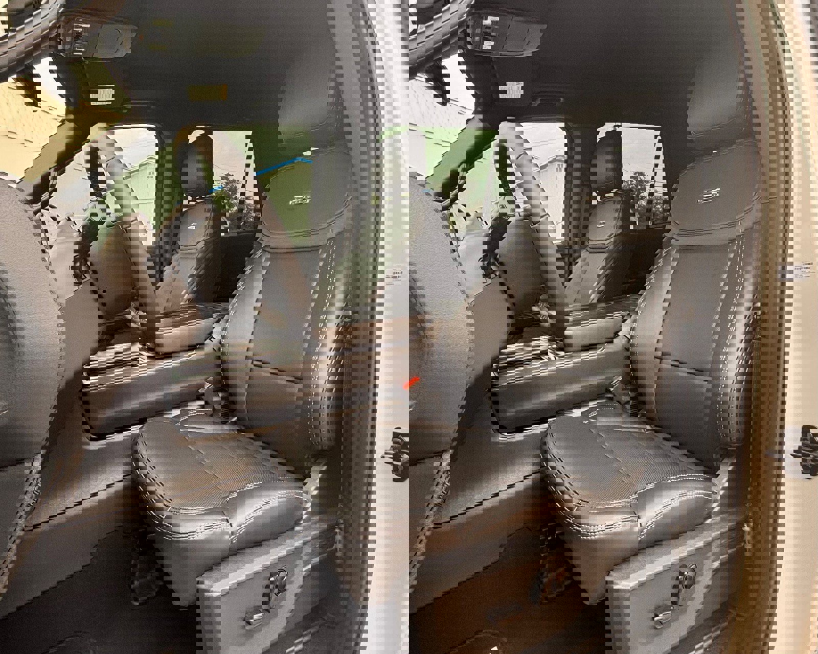 Certified 2025 Ford Expedition Platinum w/ Stealth Appearance Package image 25