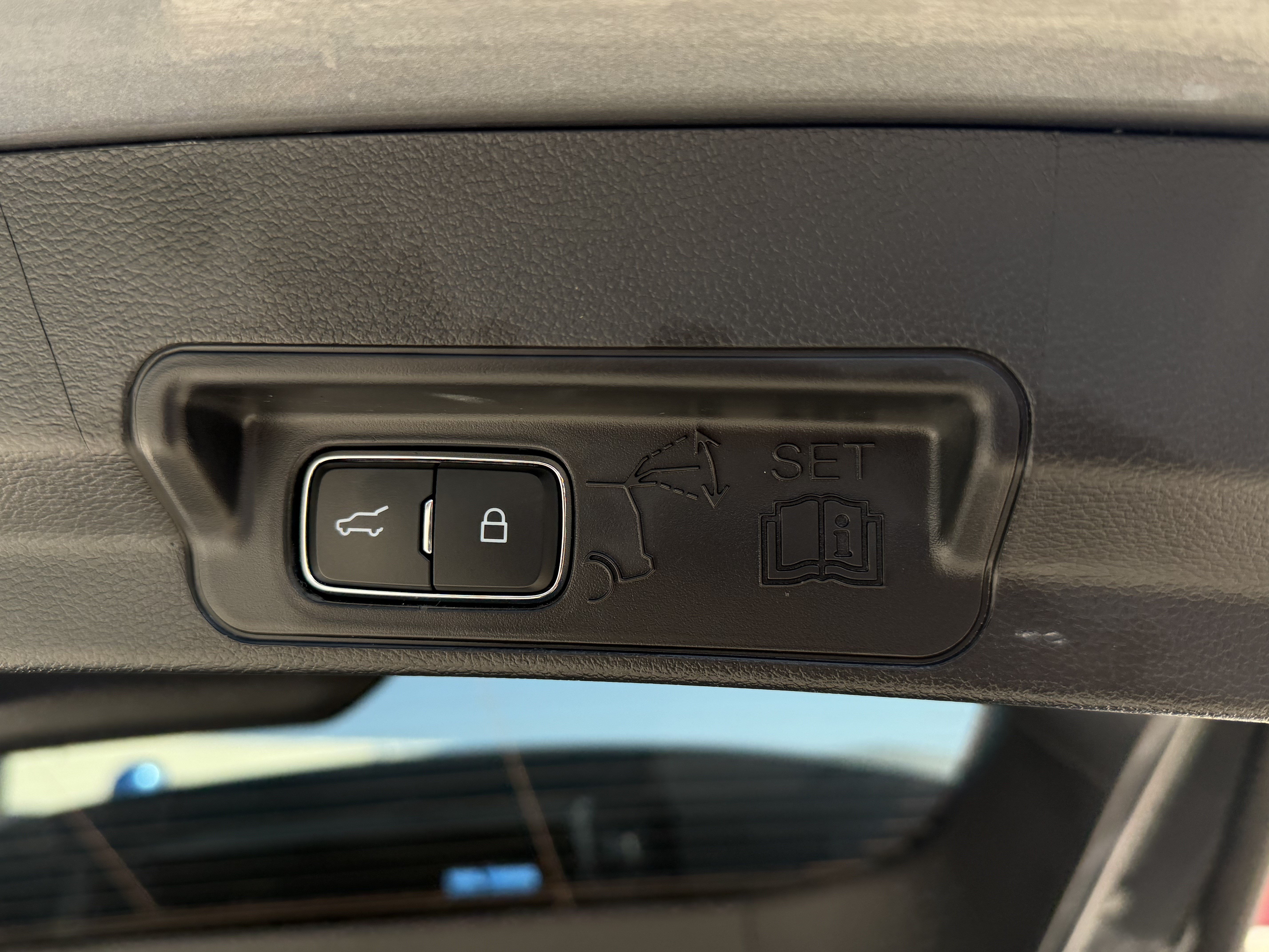 Certified 2025 Ford Explorer ST-Line AWD/4WD image 9