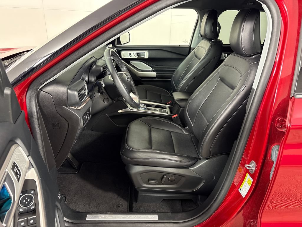Certified 2023 Ford Explorer Limited w/ Limited Technology Package RWD image 30