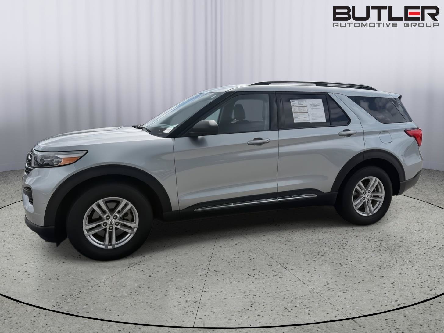 Certified 2023 Ford Explorer XLT RWD image 5