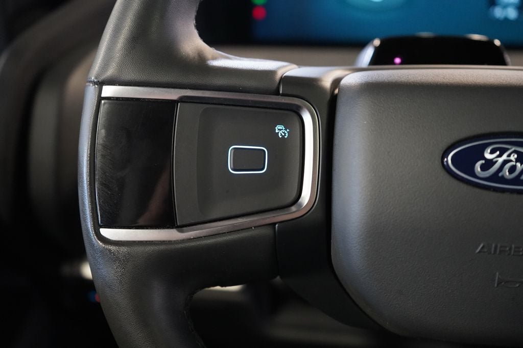 Certified 2025 Ford Expedition Active AWD/4WD image 12
