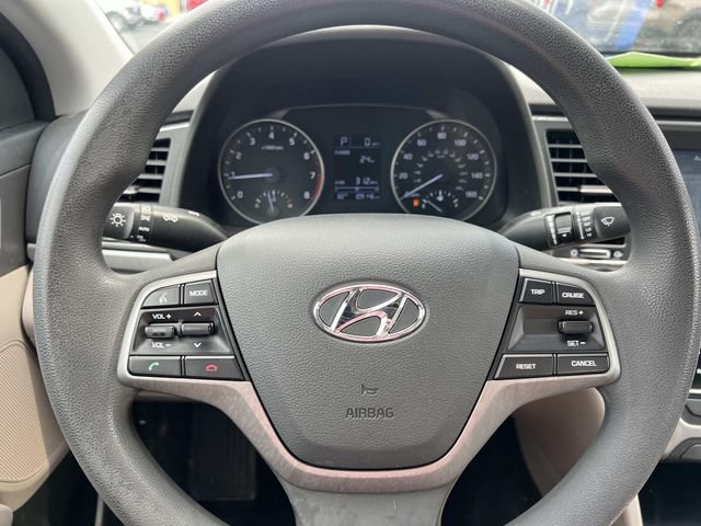 Used 2017 Hyundai Elantra SE FWD image 19