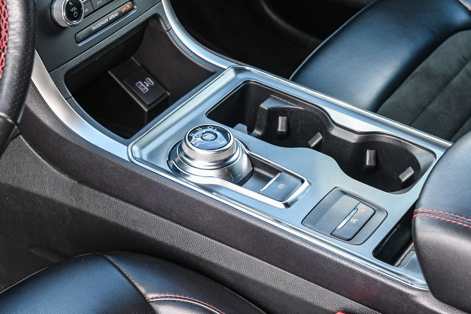 Certified 2023 Ford Edge ST-Line image 24