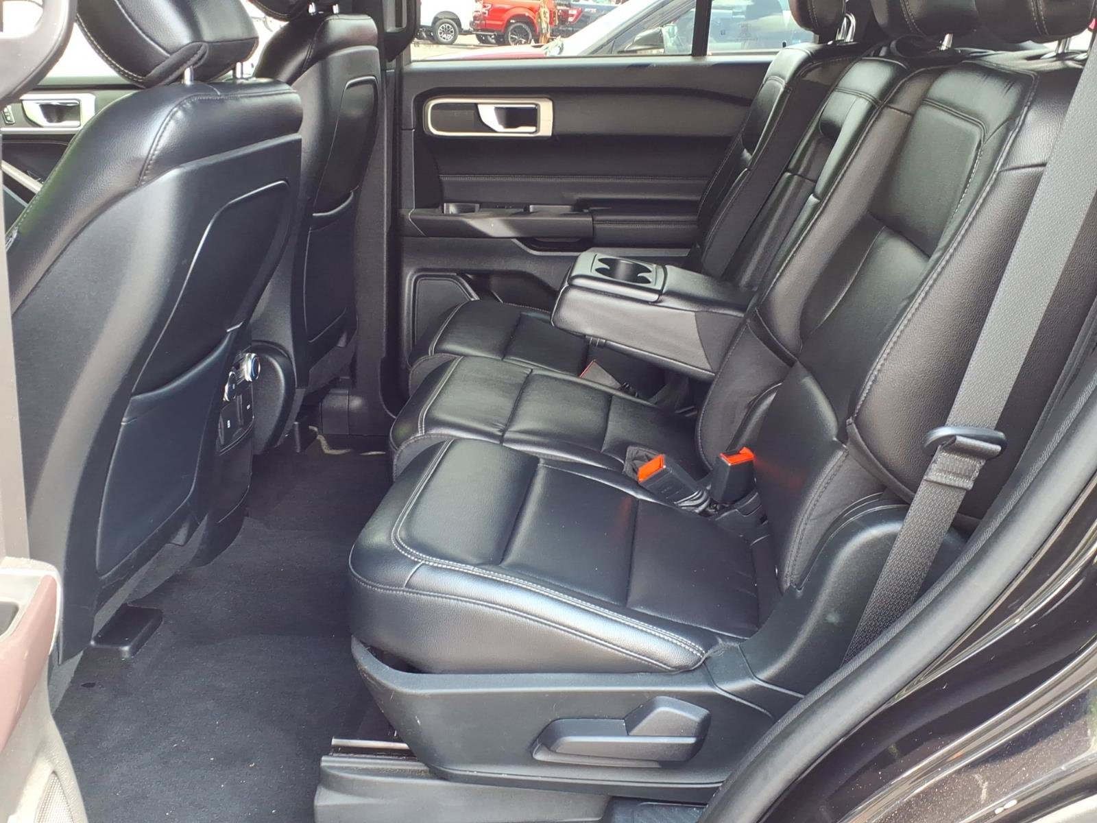 Certified 2020 Ford Explorer XLT w/ Equipment Group 202A AWD/4WD image 5