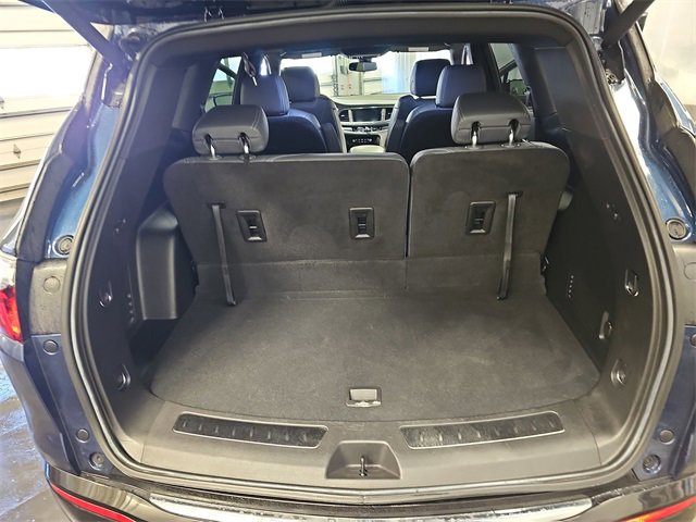 Used 2022 Buick Enclave Essence image 12