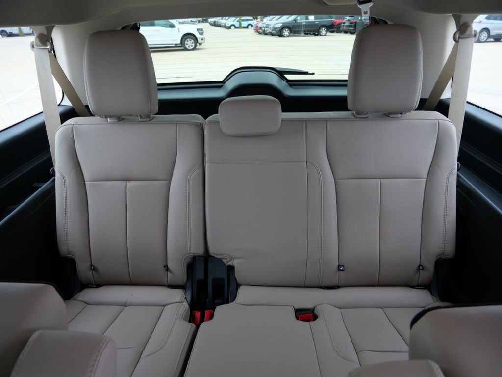 Certified 2024 Ford Expedition Max XLT image 17