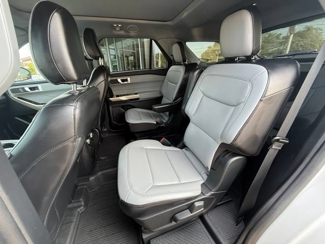 Certified 2021 Ford Explorer XLT w/ Equipment Group 202A AWD/4WD image 18