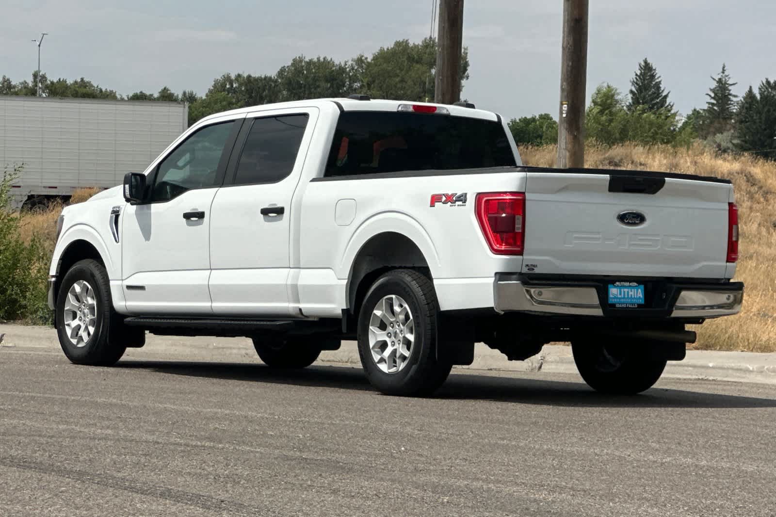 Certified 2023 Ford F150 XLT w/ Trailer Tow Package AWD/4WD image 6