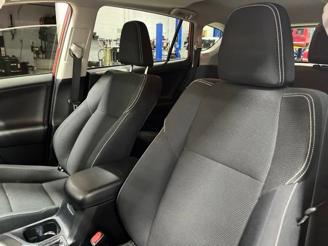 Used 2017 Toyota RAV4 XLE AWD/4WD image 27
