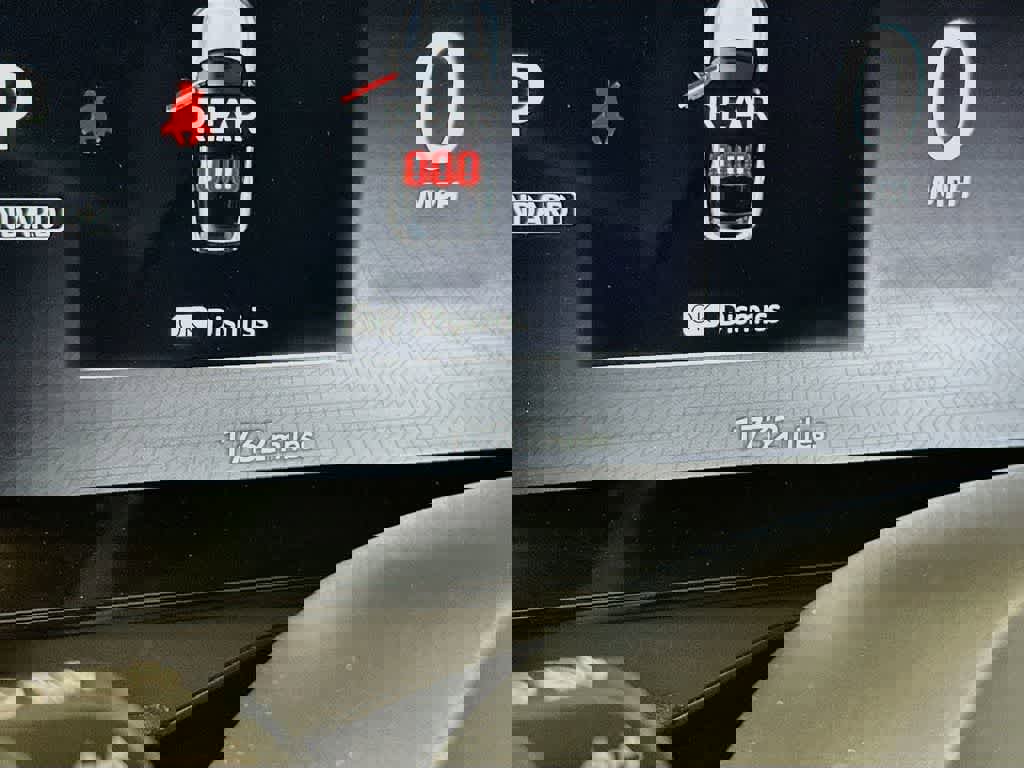 Used 2025 Nissan Kicks SR FWD image 19