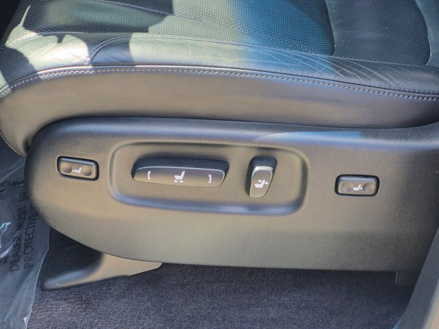 Used 2017 Lexus LX 570 4WD w/ Luxury Package image 17