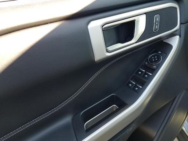 Certified 2022 Ford Explorer XLT w/ Class IV Trailer Tow Package image 11