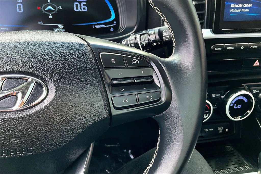 Used 2023 Hyundai Venue Limited image 18