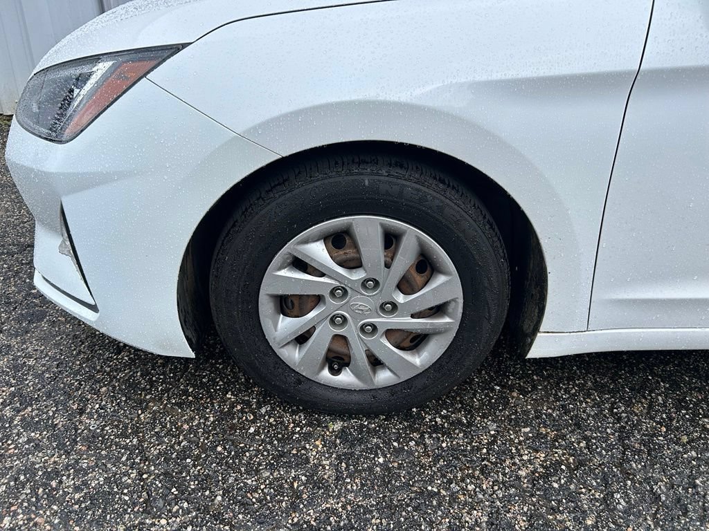Used 2019 Hyundai Elantra SE FWD image 5