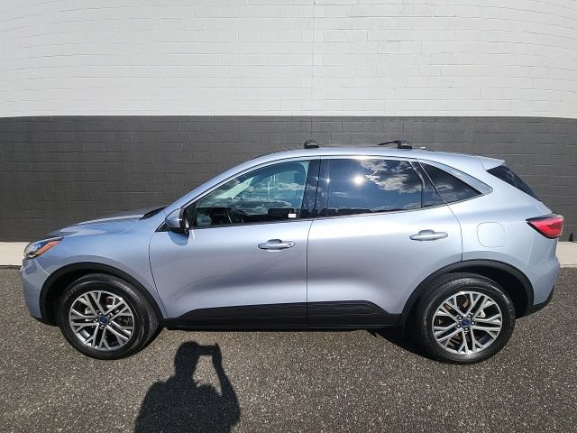 Certified 2022 Ford Escape SEL w/ Technology Package AWD/4WD image 3