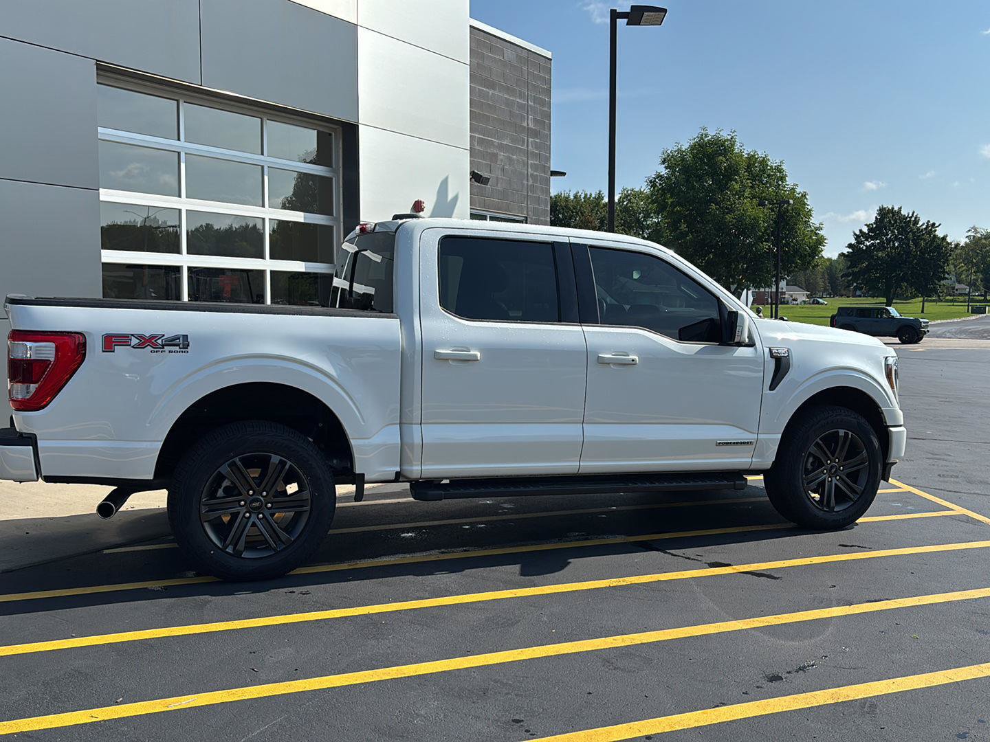 Certified 2022 Ford F150 Lariat w/ Equipment Group 502A High AWD/4WD image 5