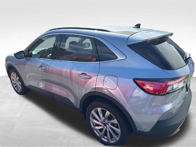 Certified 2022 Ford Escape Titanium w/ Titanium Elite Package AWD/4WD image 4