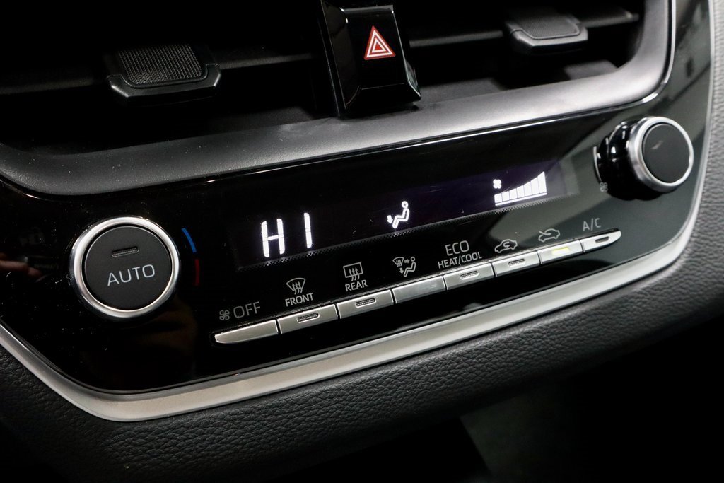 Used 2024 Toyota Corolla LE image 31