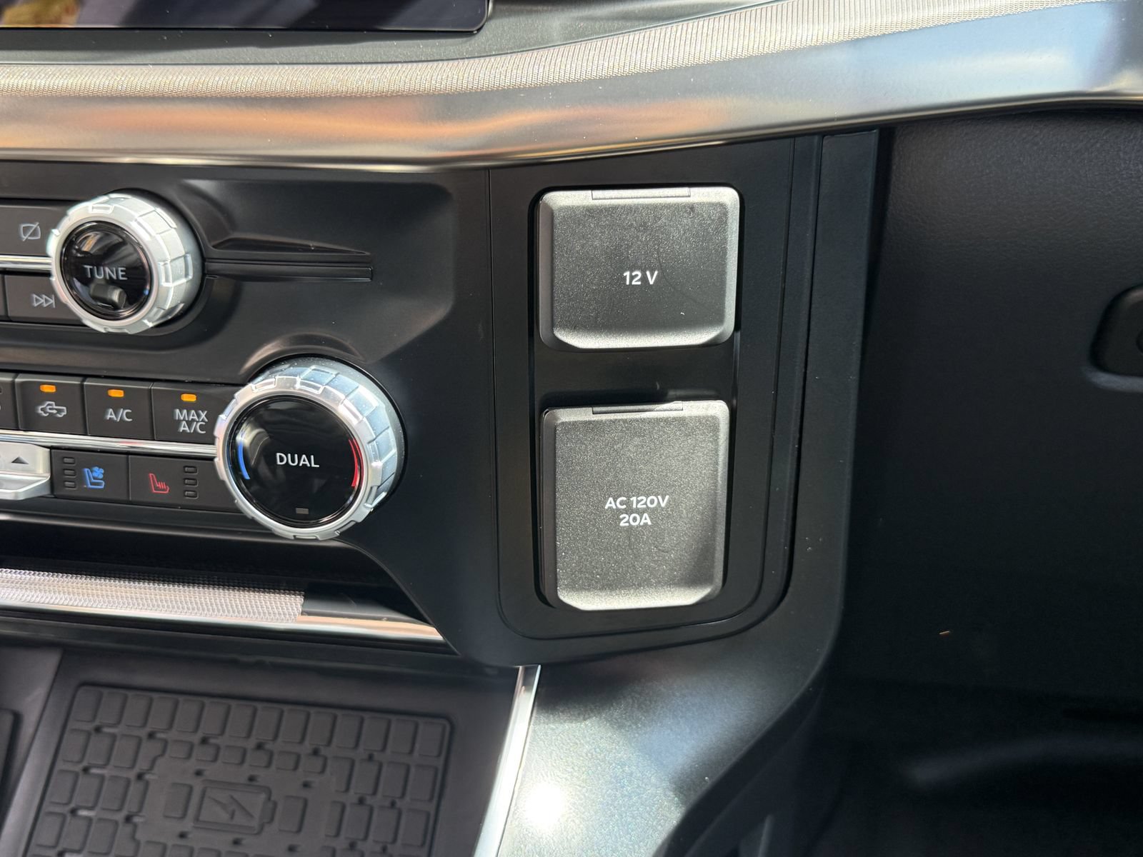 Certified 2023 Ford F150 Raptor w/ Raptor 37 Performance Package AWD/4WD image 35