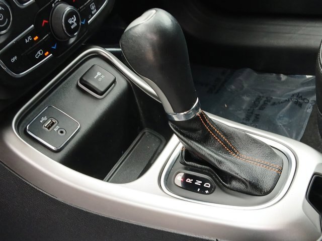 Used 2018 Jeep Compass Latitude w/ Popular Equipment Group FWD image 13