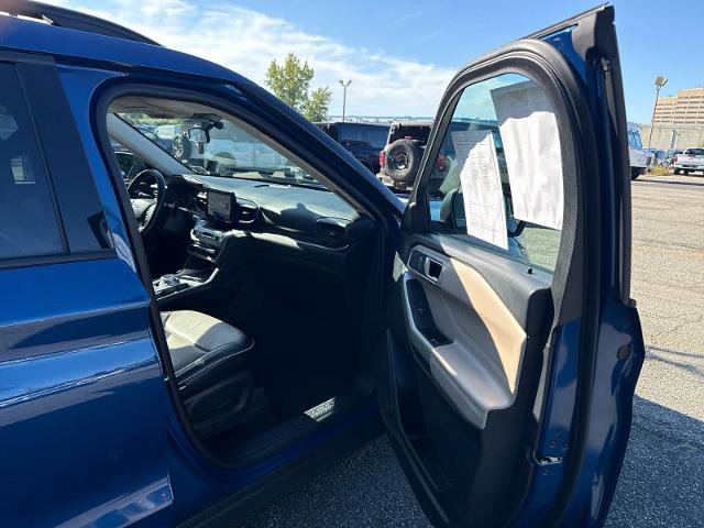 Certified 2022 Ford Explorer XLT image 8