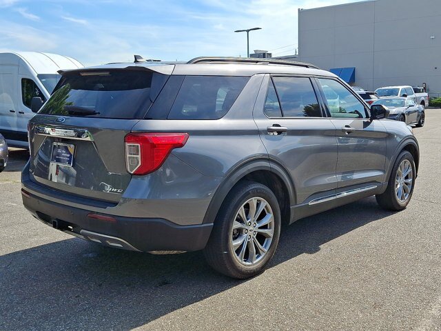 Certified 2022 Ford Explorer XLT w/ Equipment Group 202A AWD/4WD image 17