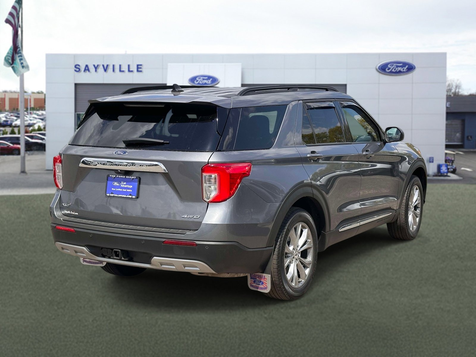 Certified 2024 Ford Explorer XLT w/ Equipment Group 202A AWD/4WD image 5