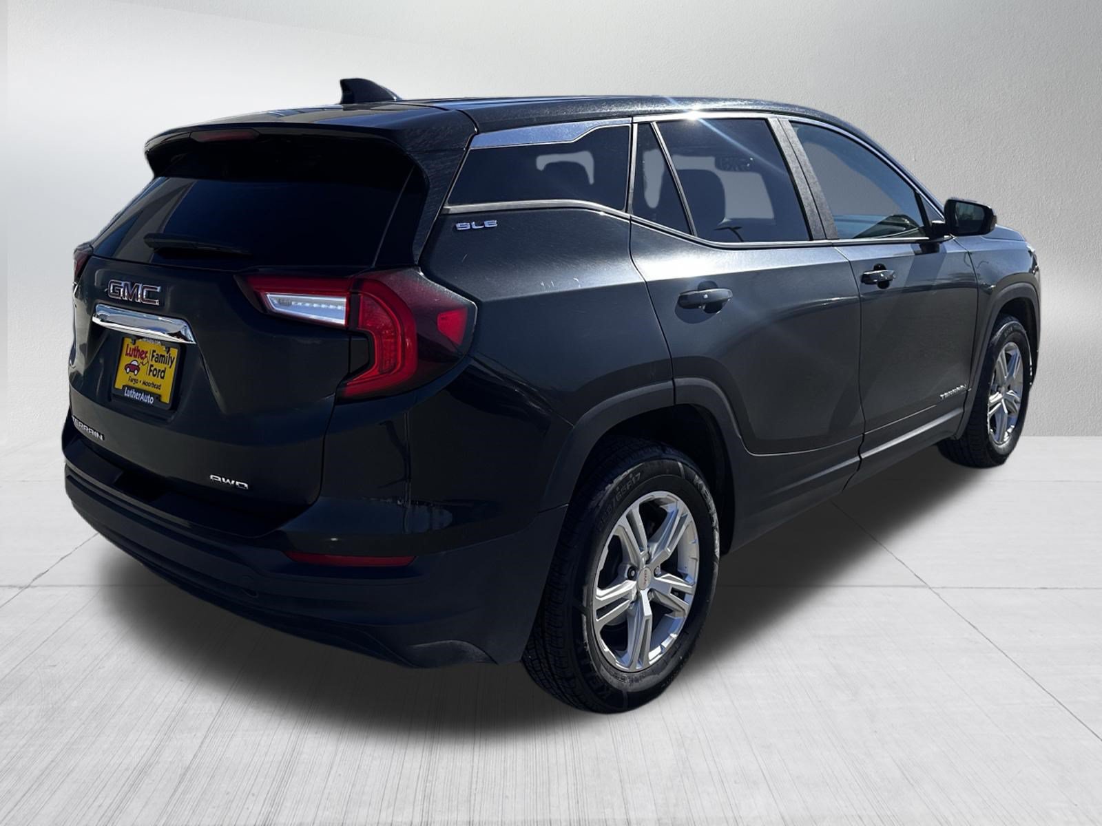Used 2024 GMC Terrain SLE AWD/4WD image 7