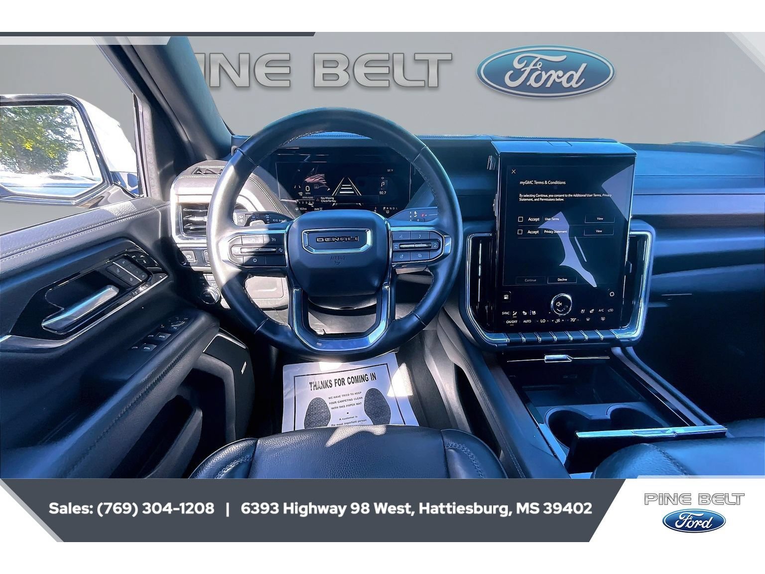 Used 2025 GMC Yukon Denali AWD/4WD image 5