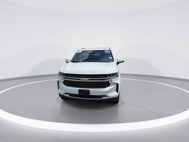 Used 2024 Chevrolet Suburban LT w/ Luxury Package AWD/4WD image 2