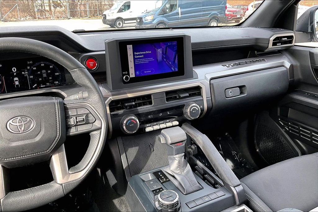 Used 2025 Toyota Tacoma TRD Off-Road AWD/4WD image 6