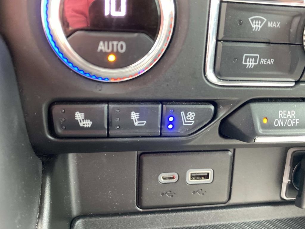 Used 2021 GMC Yukon AT4 w/ Rear Media and Nav Package AWD/4WD image 31