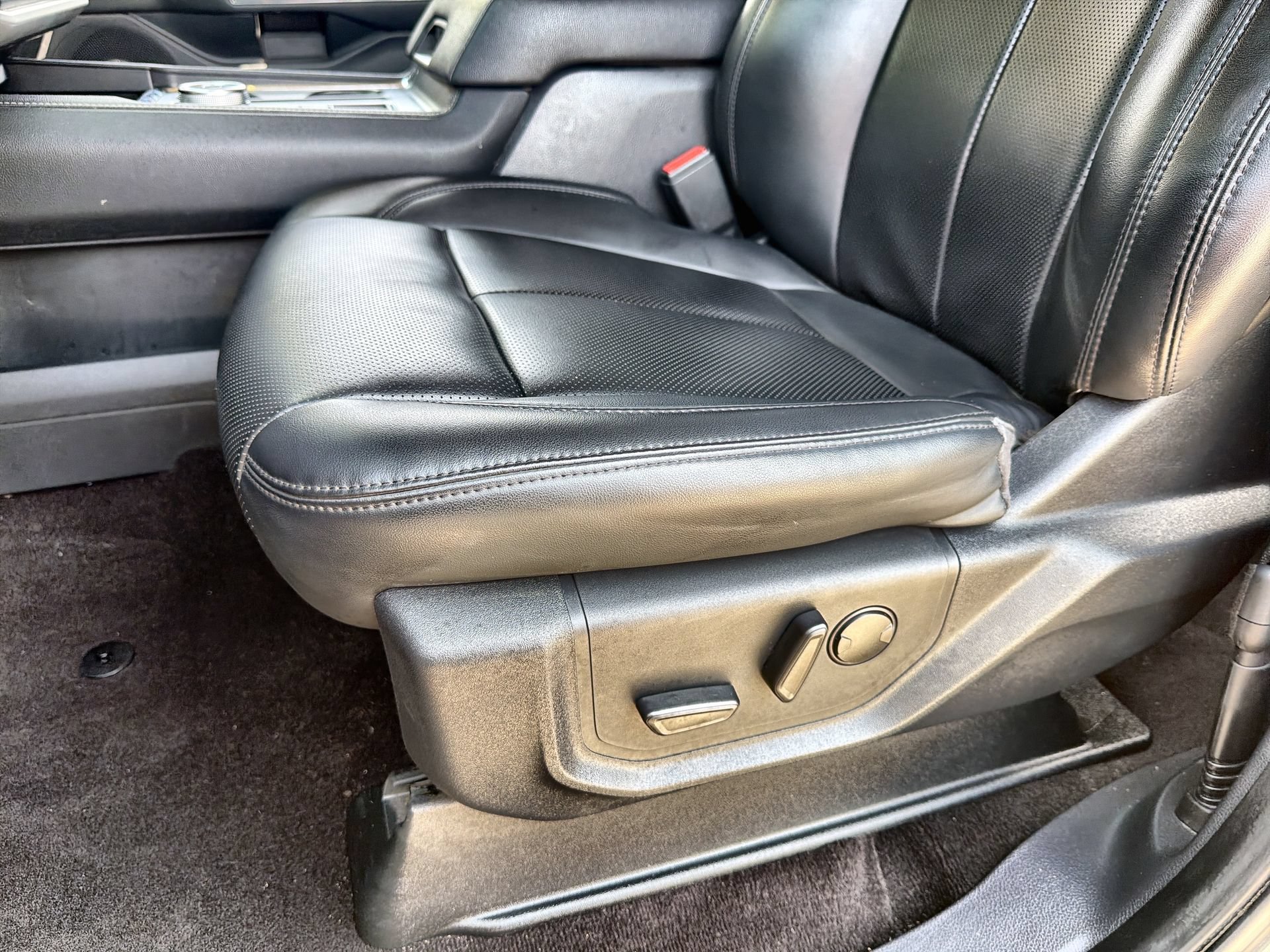 Certified 2022 Ford Expedition XLT RWD image 12