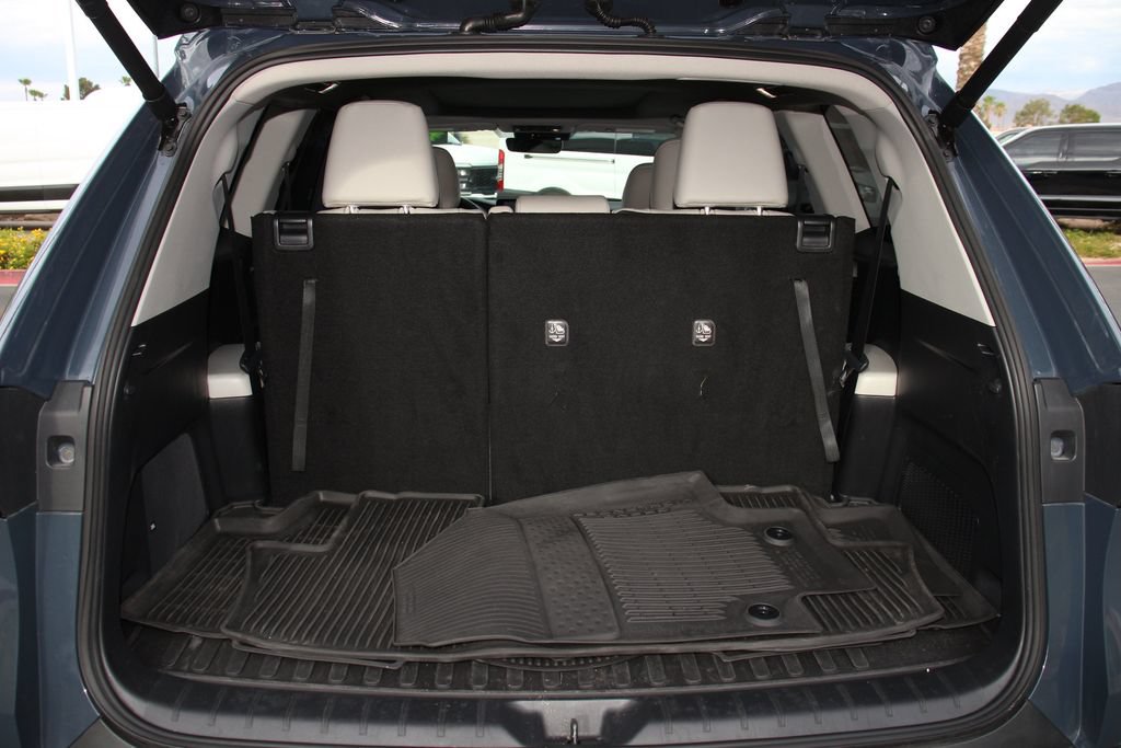 Used 2025 Toyota Grand Highlander AWD image 24