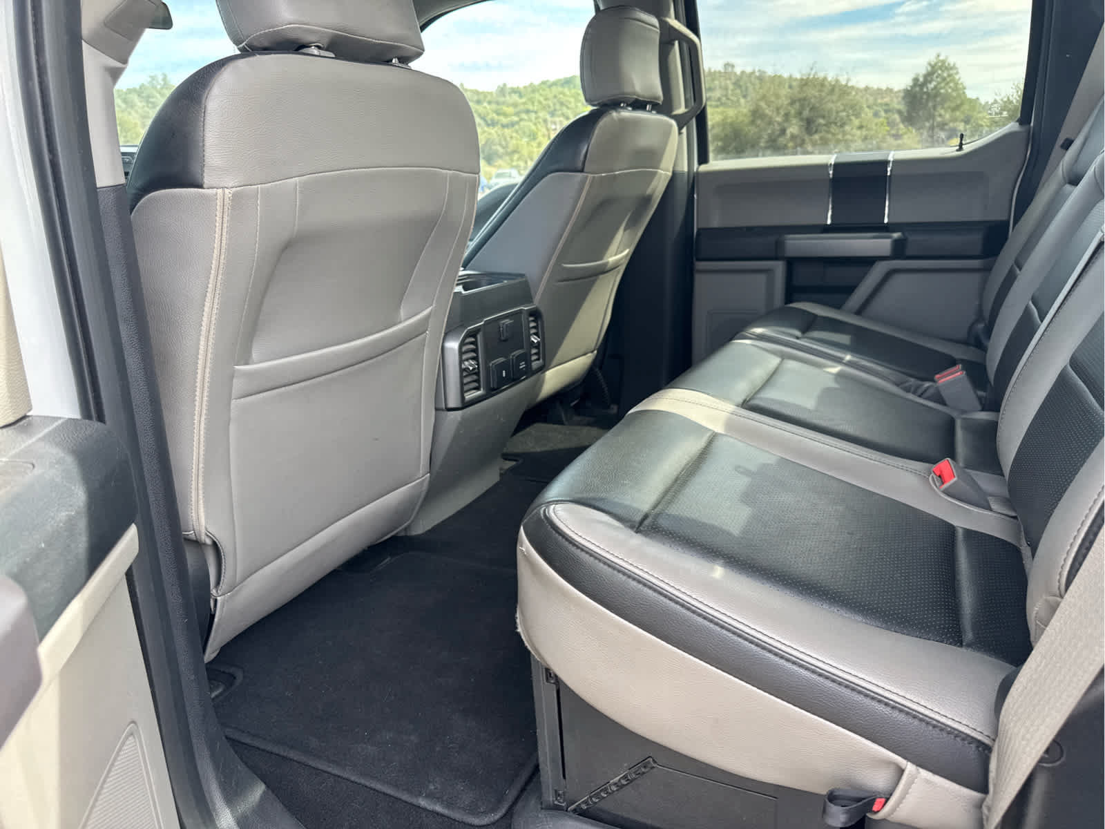Certified 2019 Ford F250 XLT w/ XLT Value Package AWD/4WD image 10