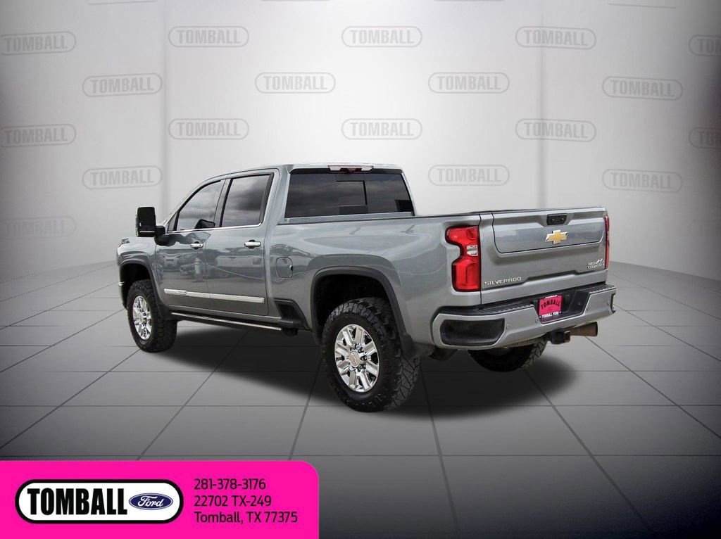 Used 2024 Chevrolet Silverado 2500 High Country w/ High Country Premium Package image 3